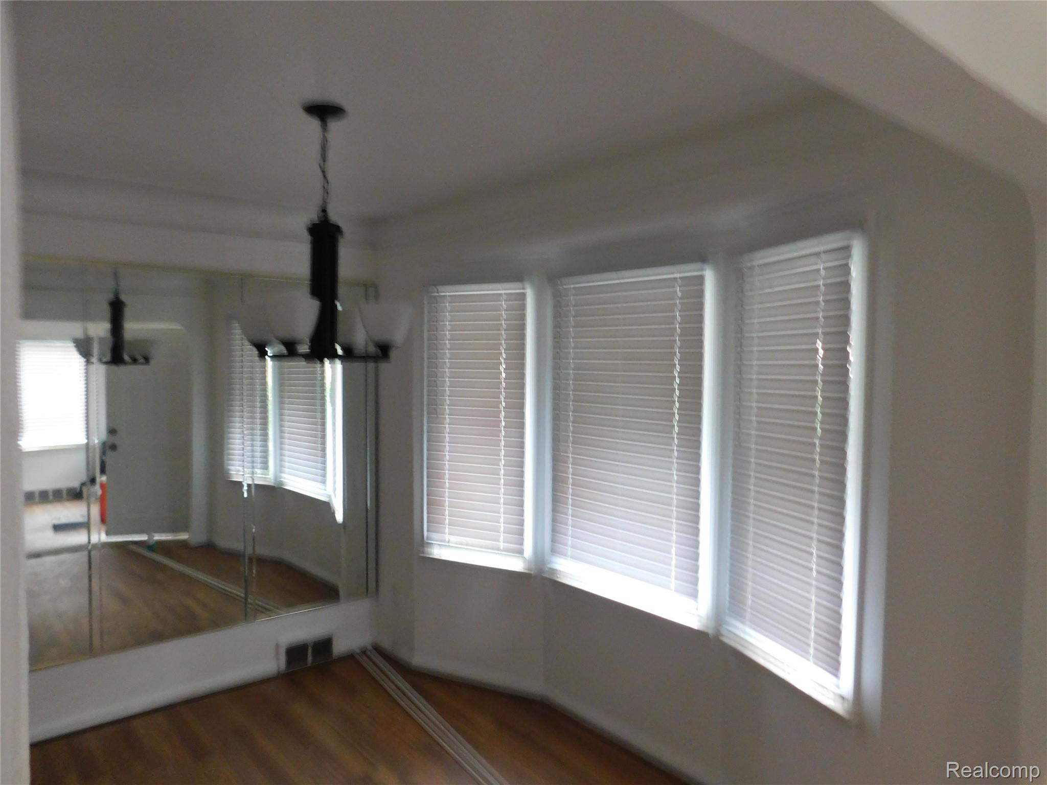 8219 Marlowe Street Property Photo 21