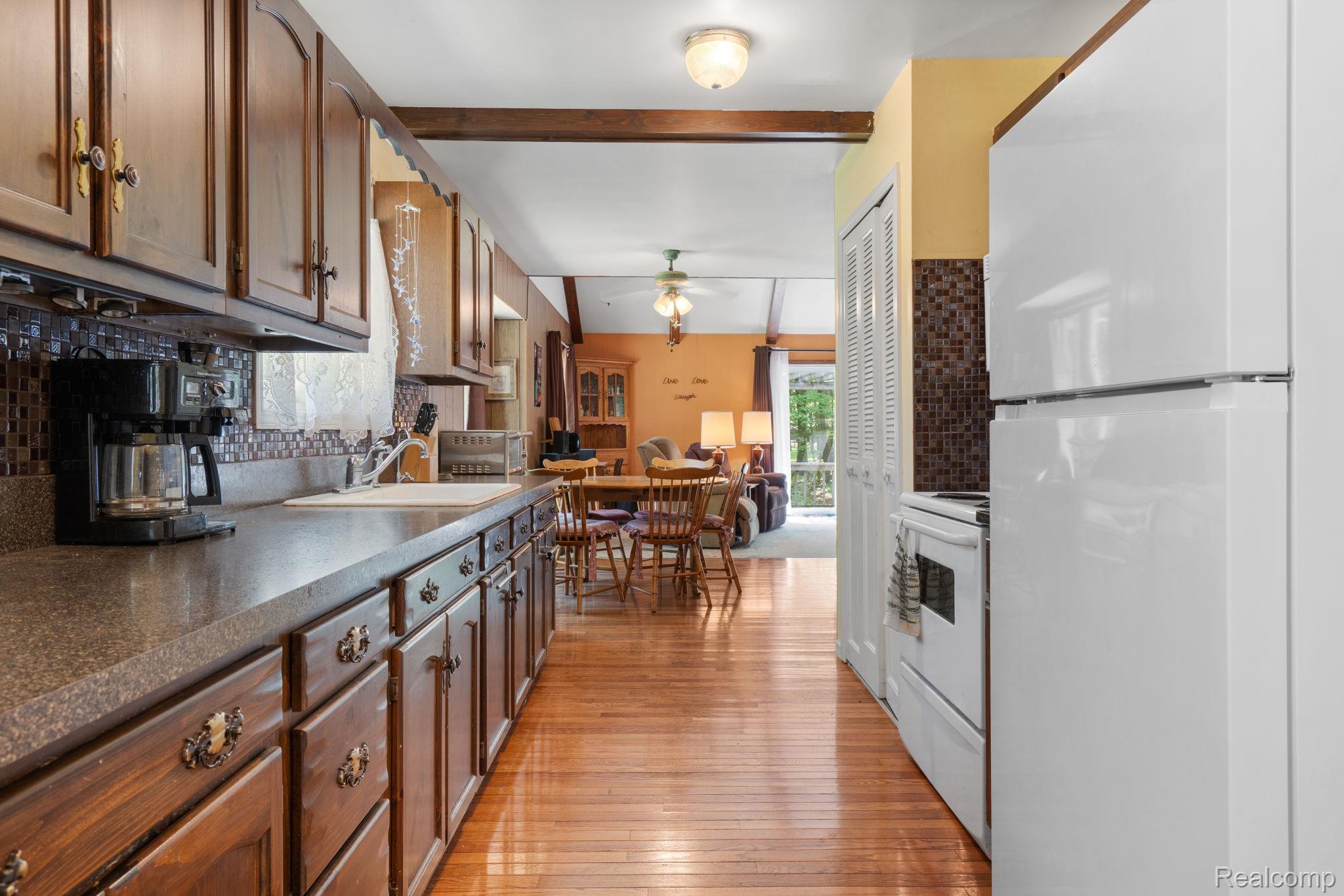 1358 Crawford Avenue Property Photo 3