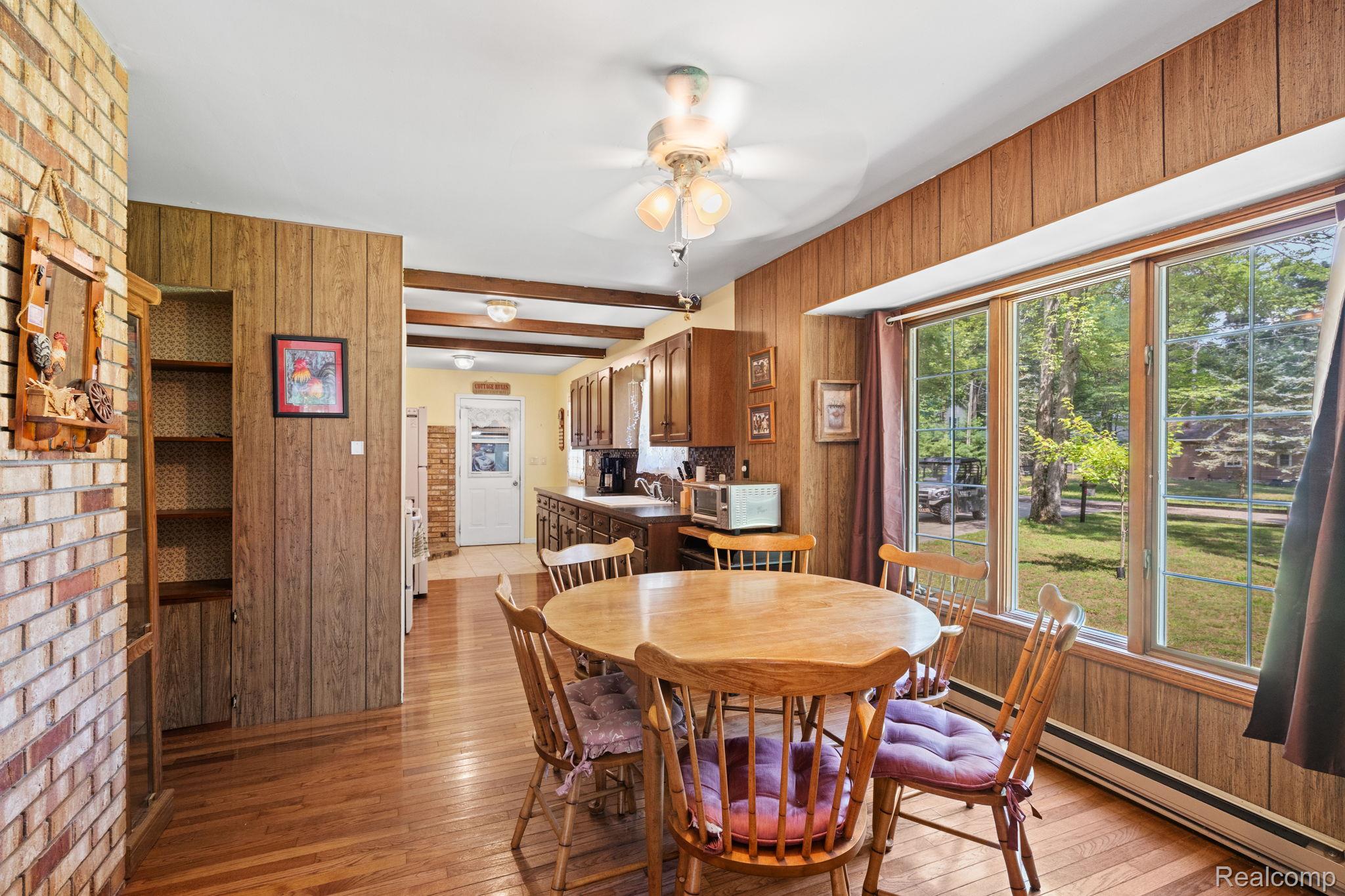 1358 Crawford Avenue Property Photo 8
