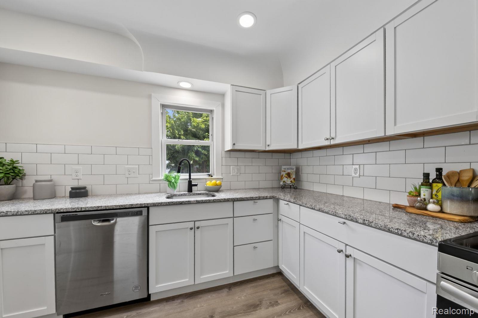 3330 Harris Street Property Photo 9