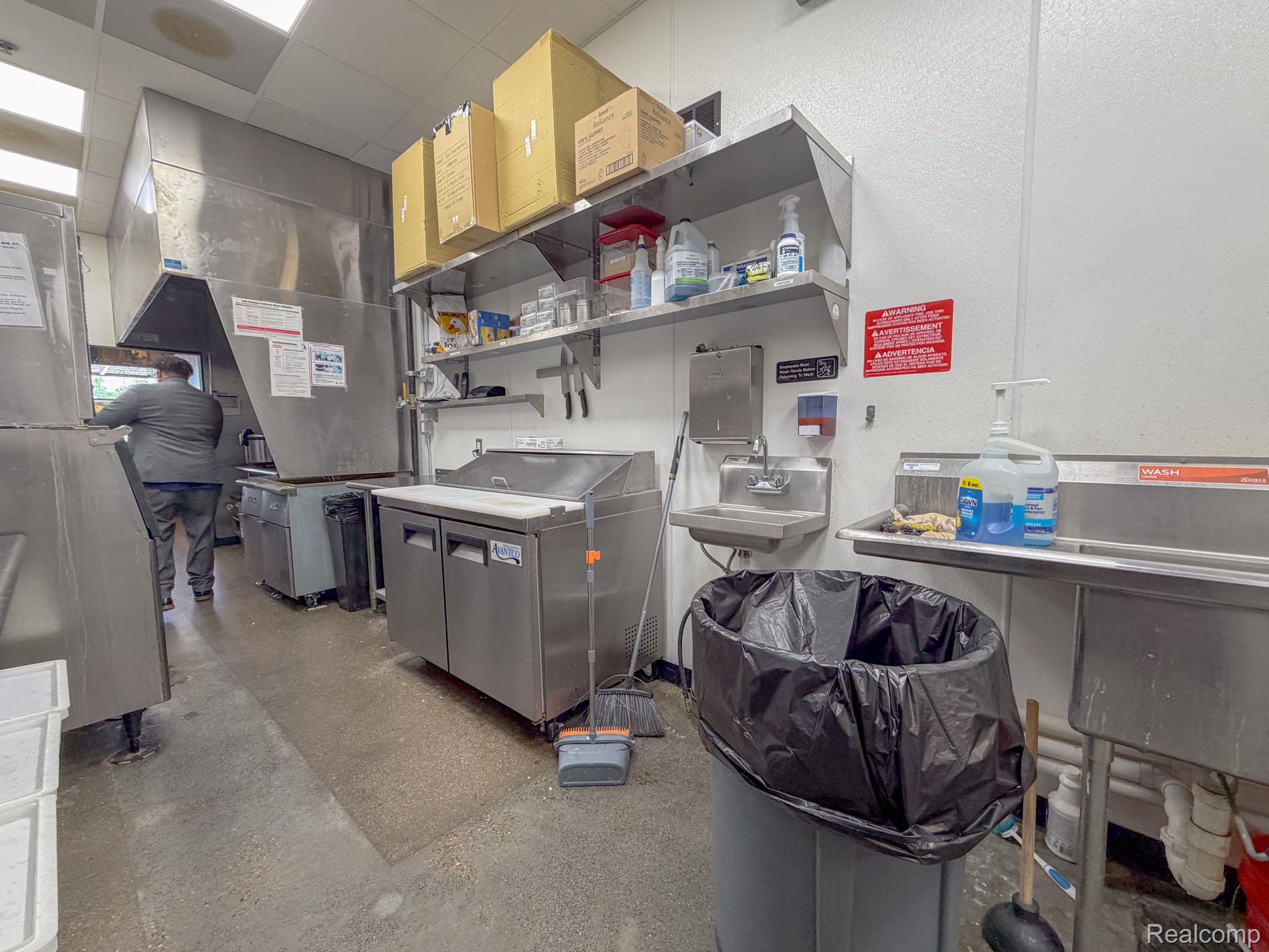 20261063157 Property Photo 10