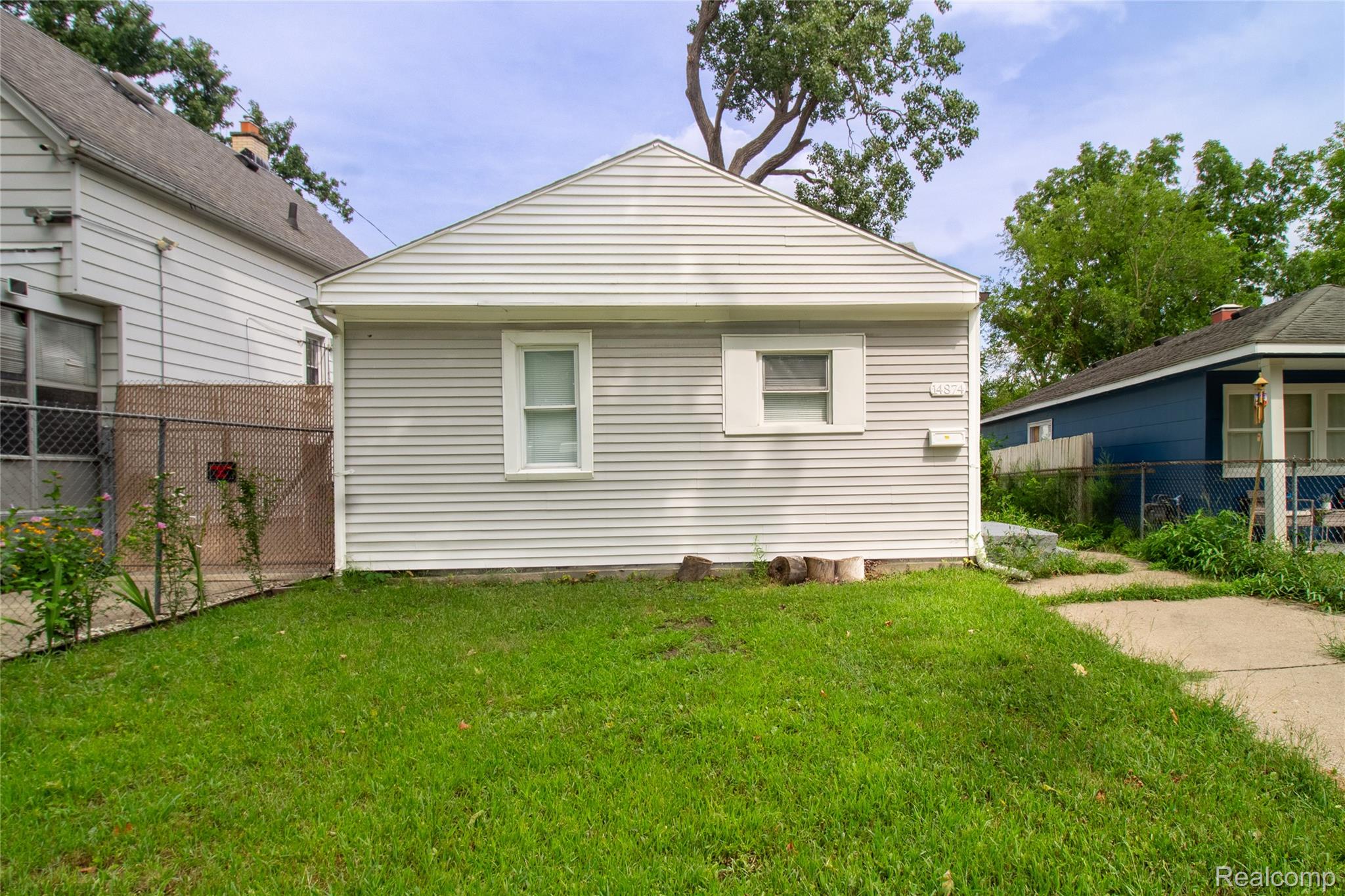 14874 Dolphin Street Property Photo 1