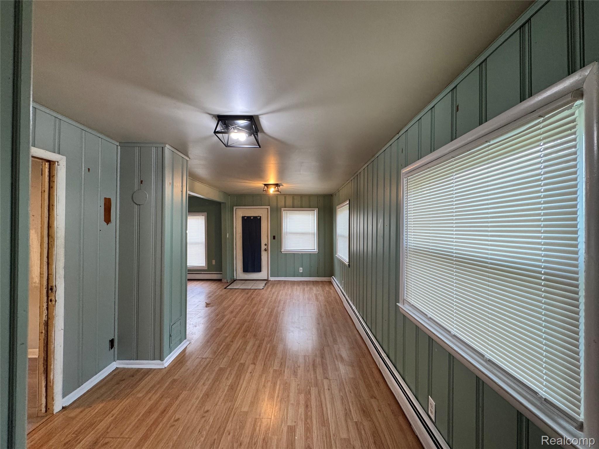 39691 Detroit Street Property Photo 7