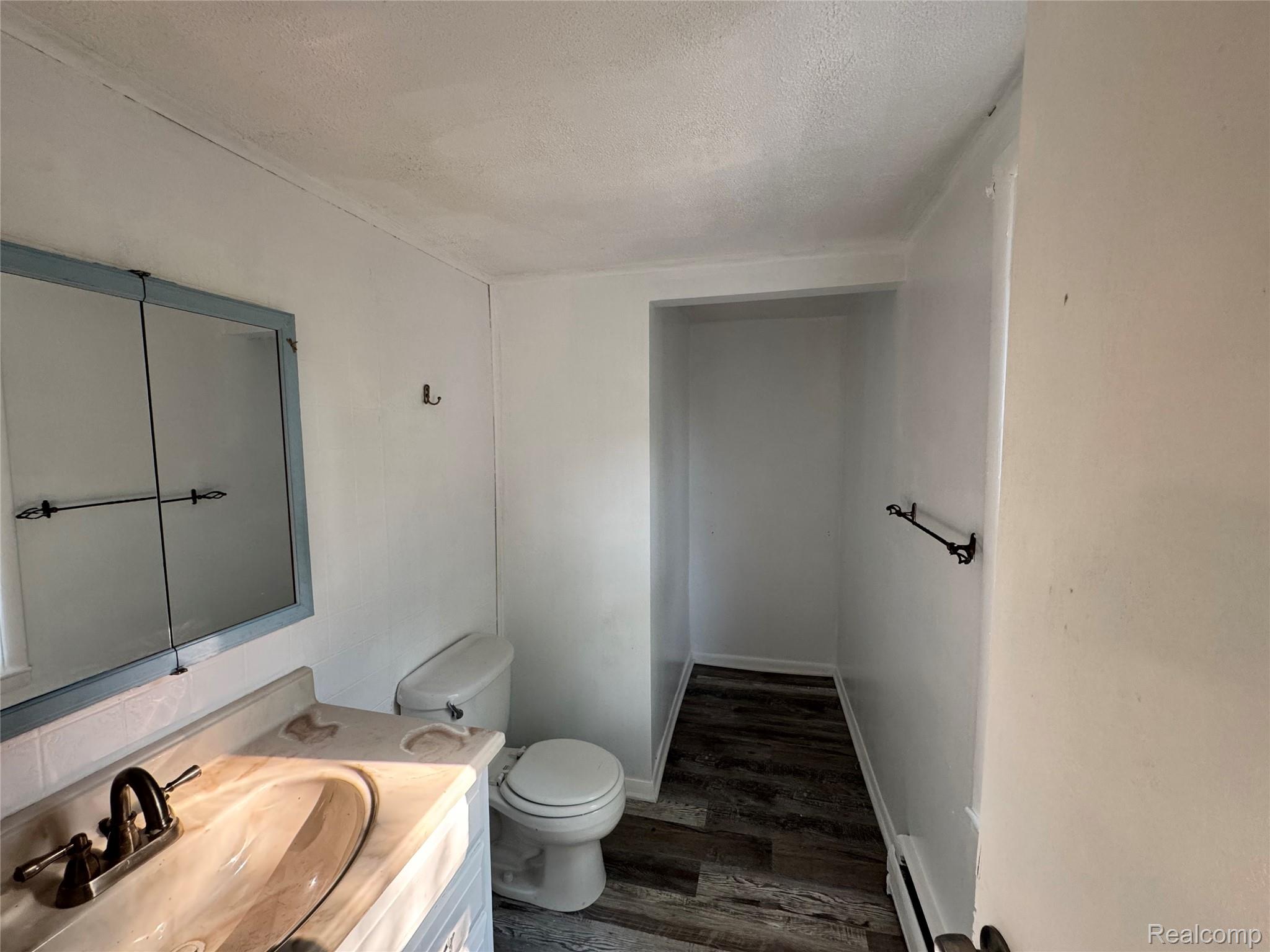 39691 Detroit Street Property Photo 15