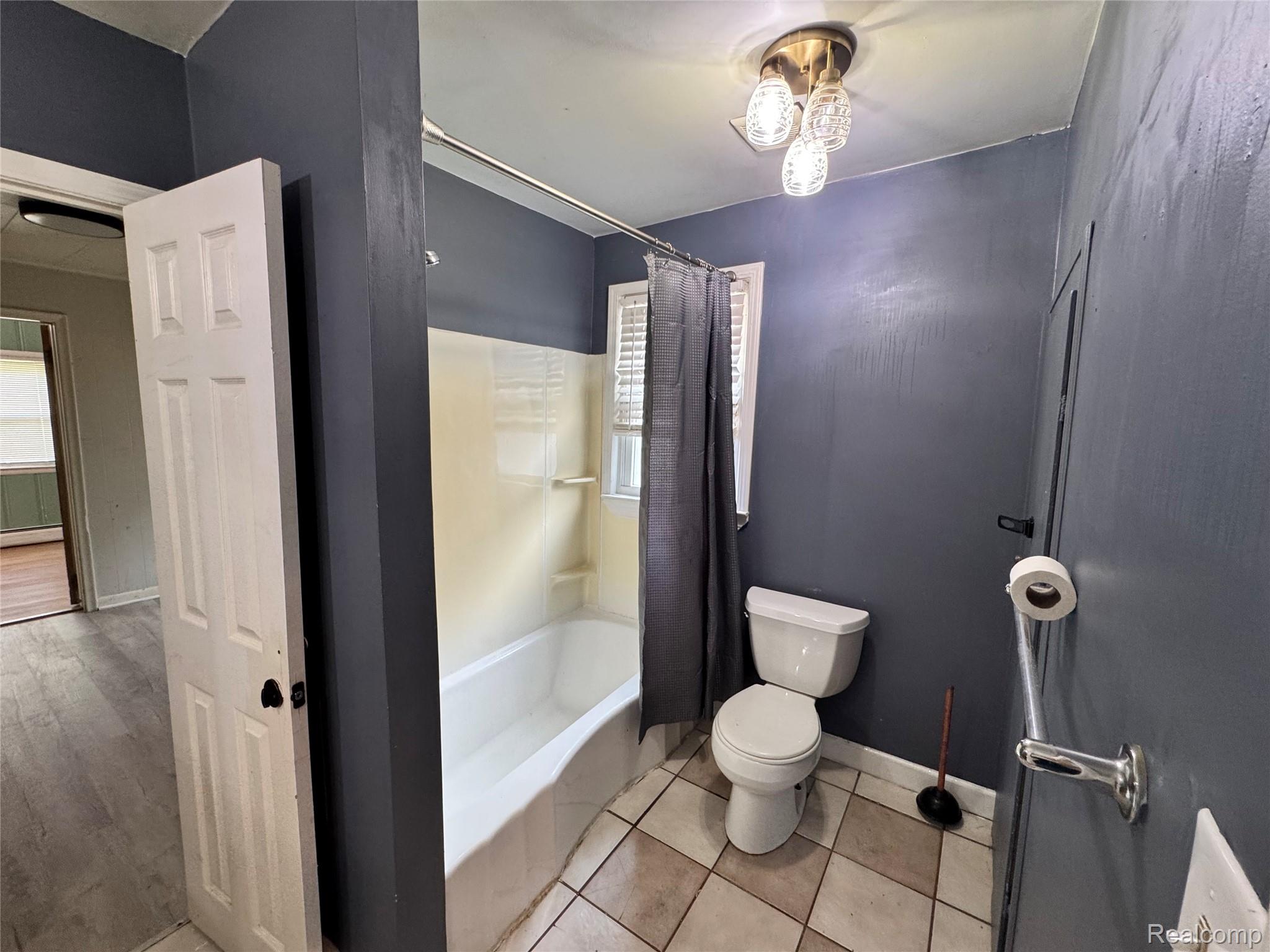 39691 Detroit Street Property Photo 22
