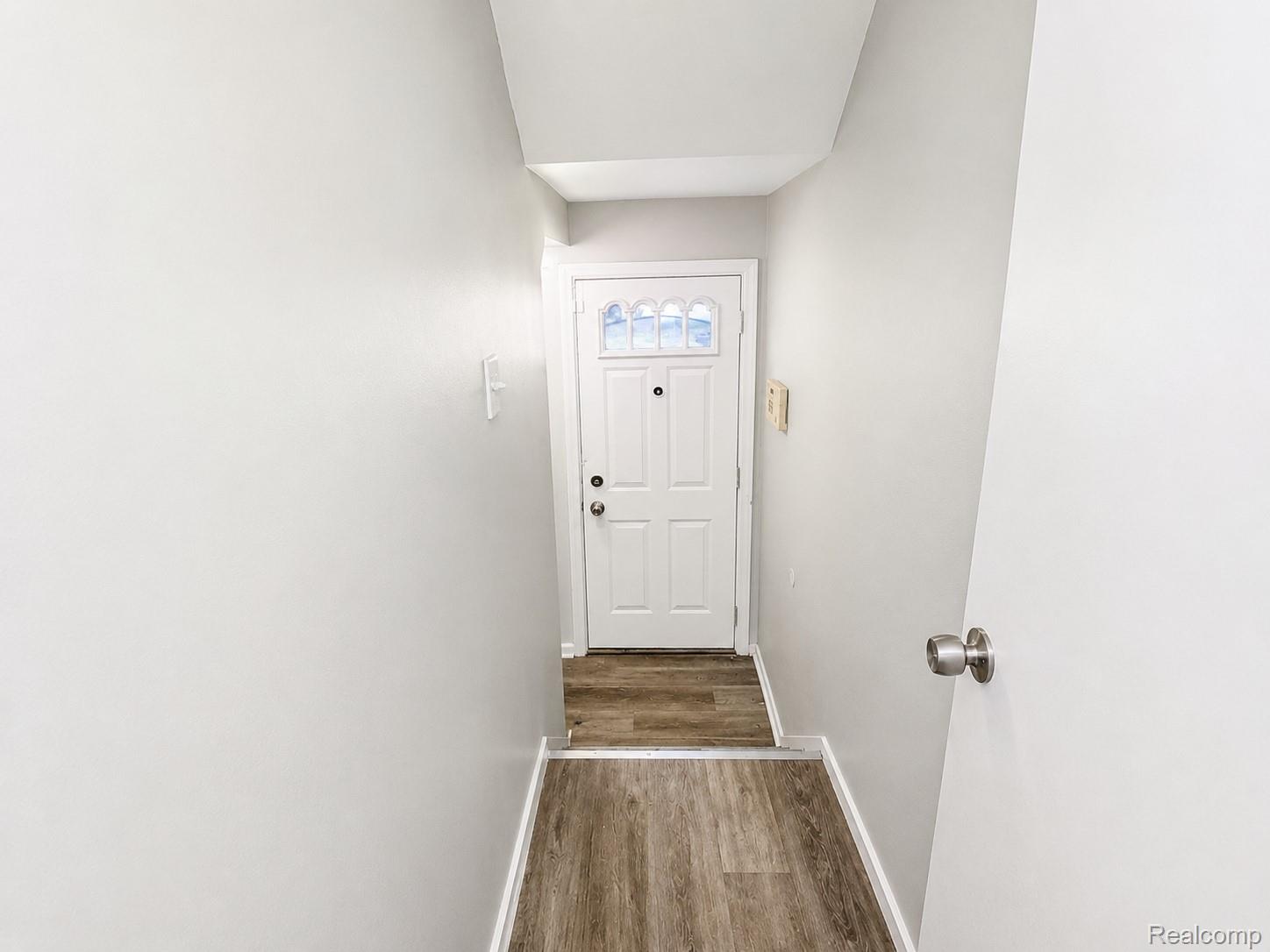 19447 Huntington Road Property Photo 4