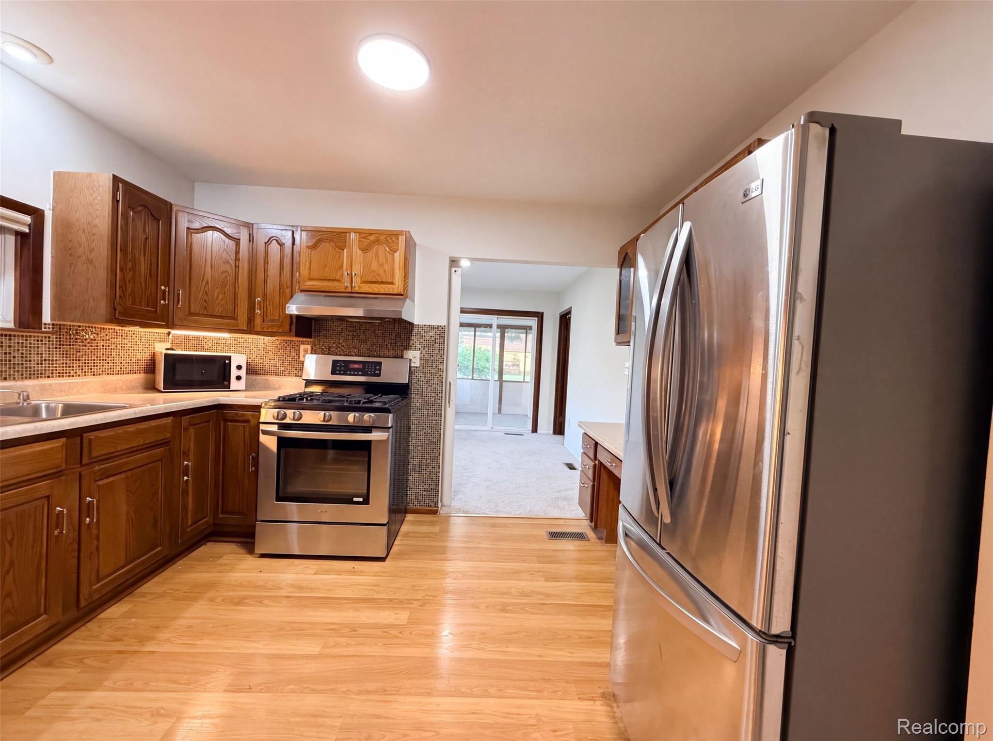 35115 University Street Property Photo 2