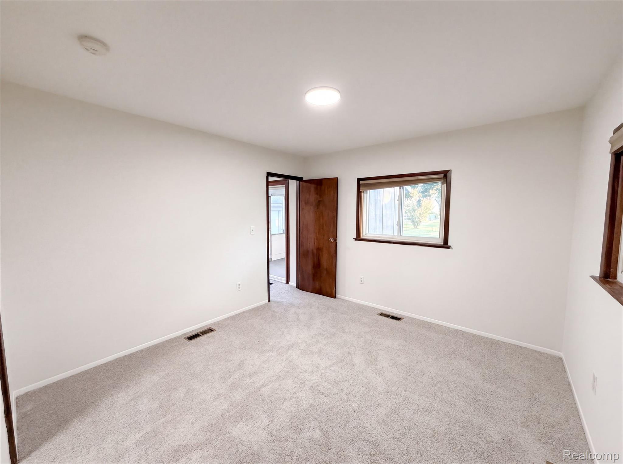35115 University Street Property Photo 11