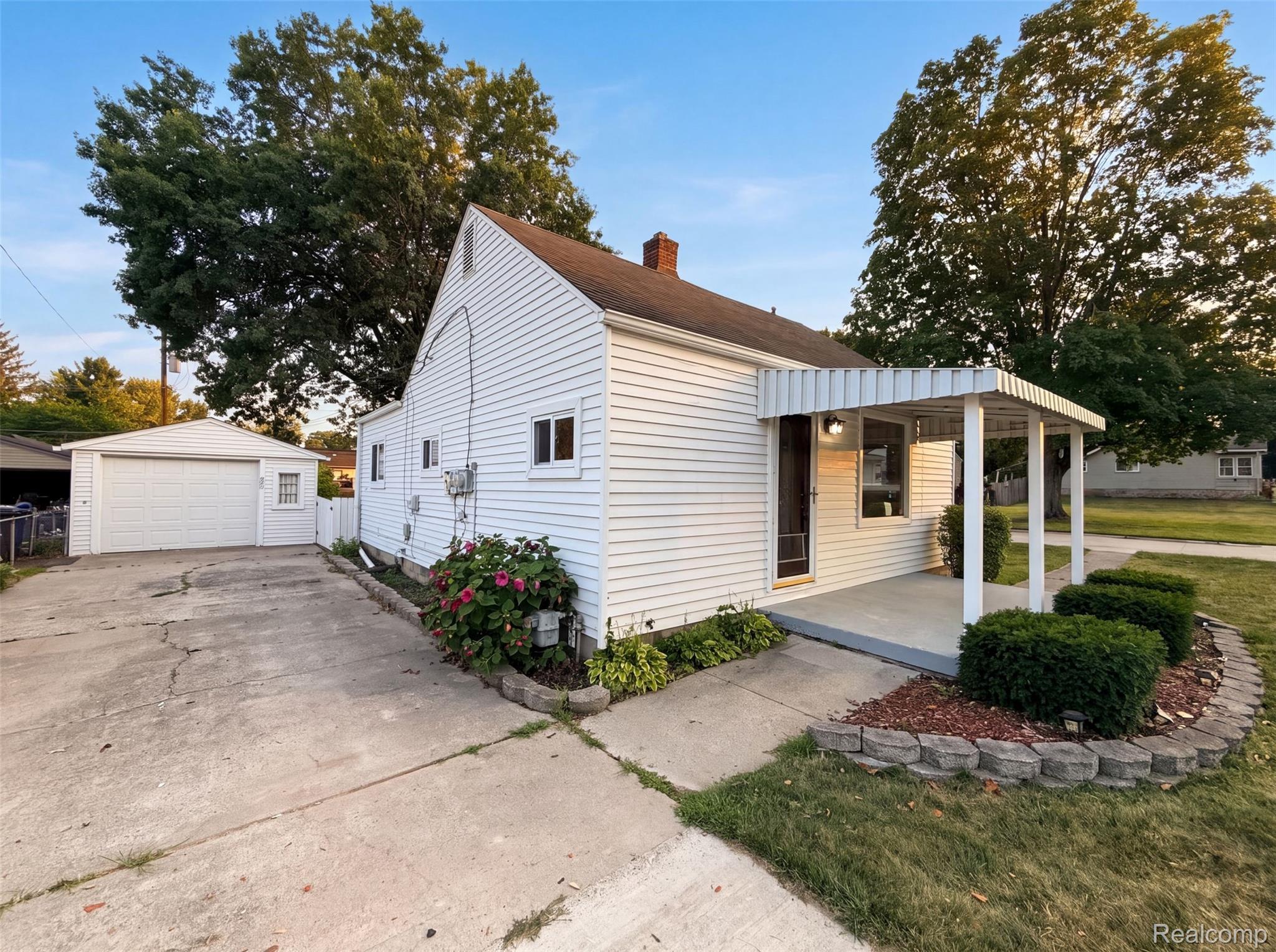 35115 University Street Property Photo 13