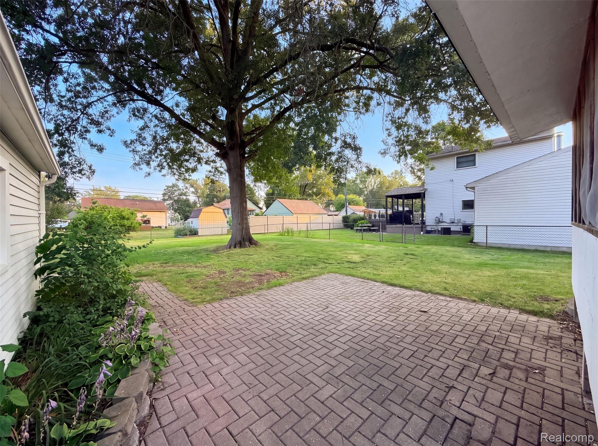 35115 University Street Property Photo 14