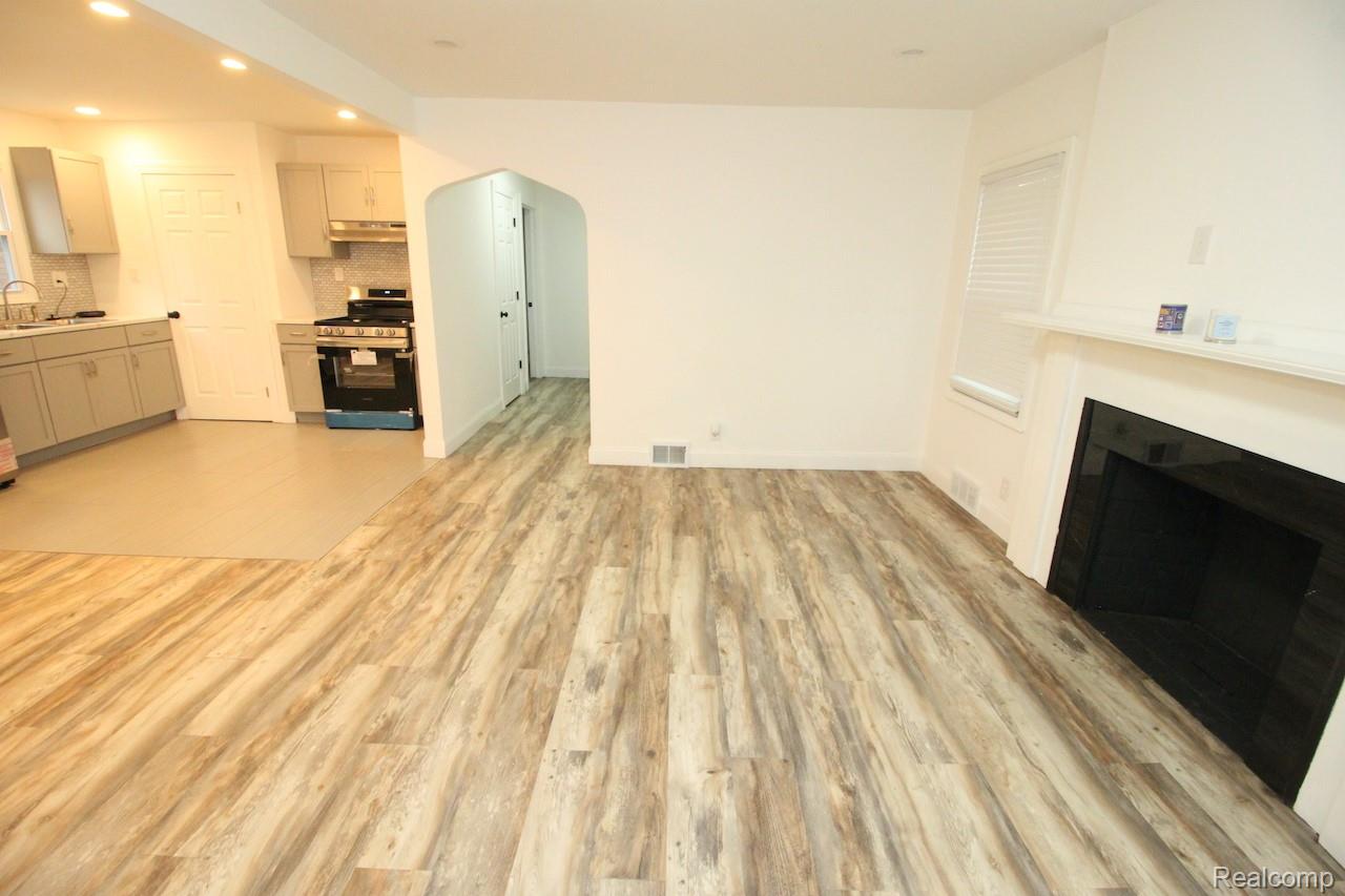 16873 Mansfield Street Property Photo 5