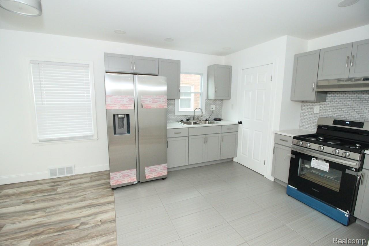 16873 Mansfield Street Property Photo 11