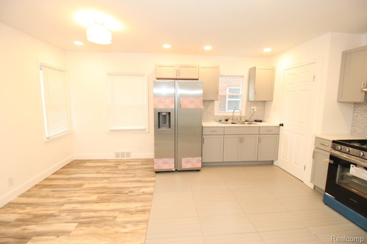 16873 Mansfield Street Property Photo 17