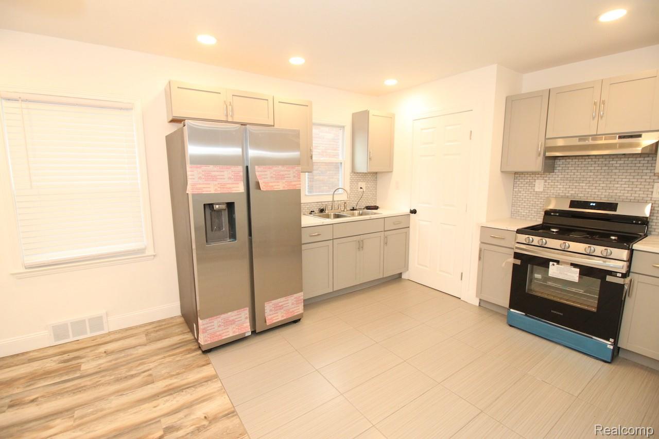 16873 Mansfield Street Property Photo 18
