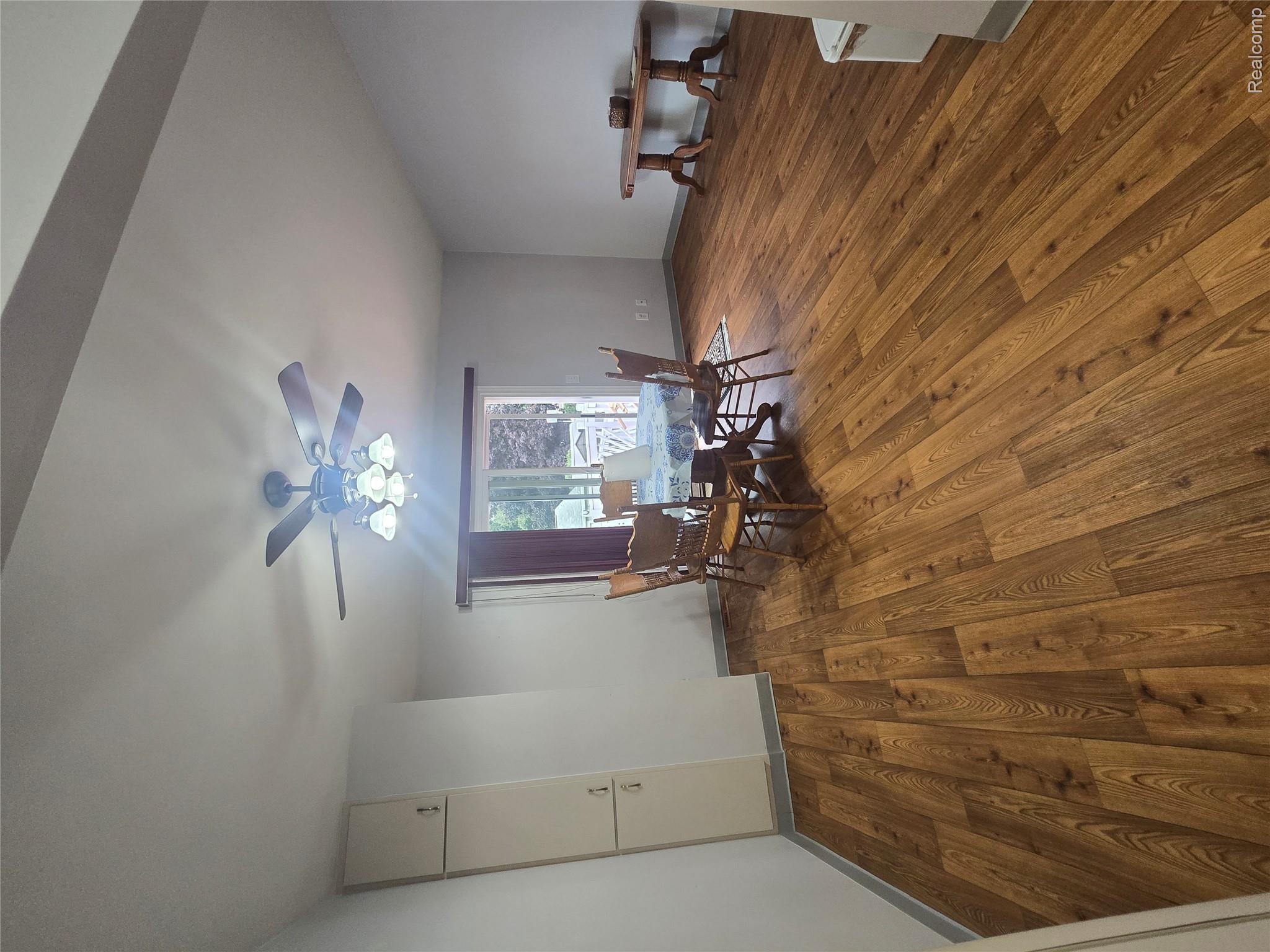 22792 Armstrong Avenue Property Photo 10