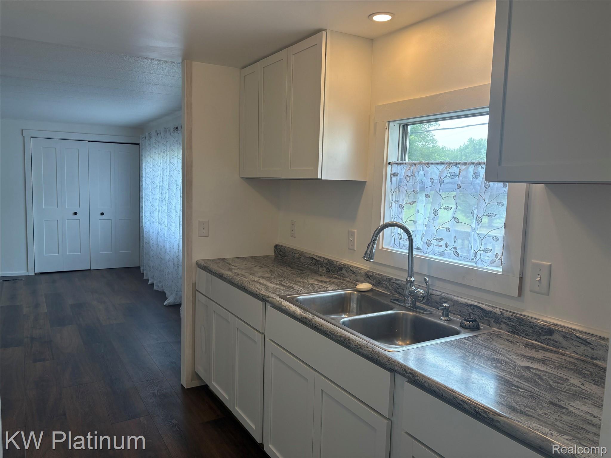 3260 Colclough Road Property Photo 9
