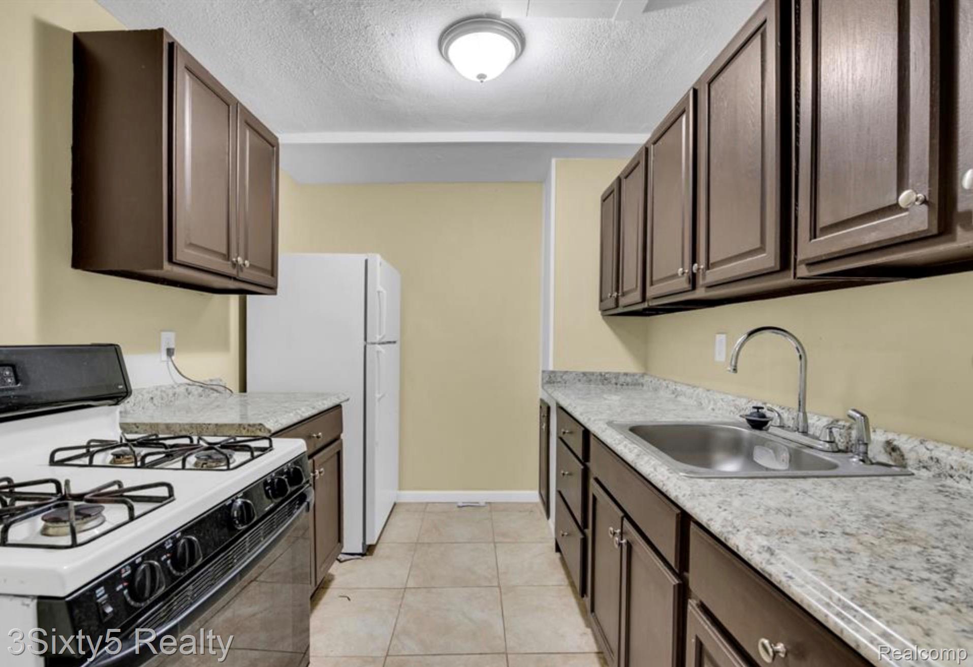 304 Goodell Street Property Photo 3