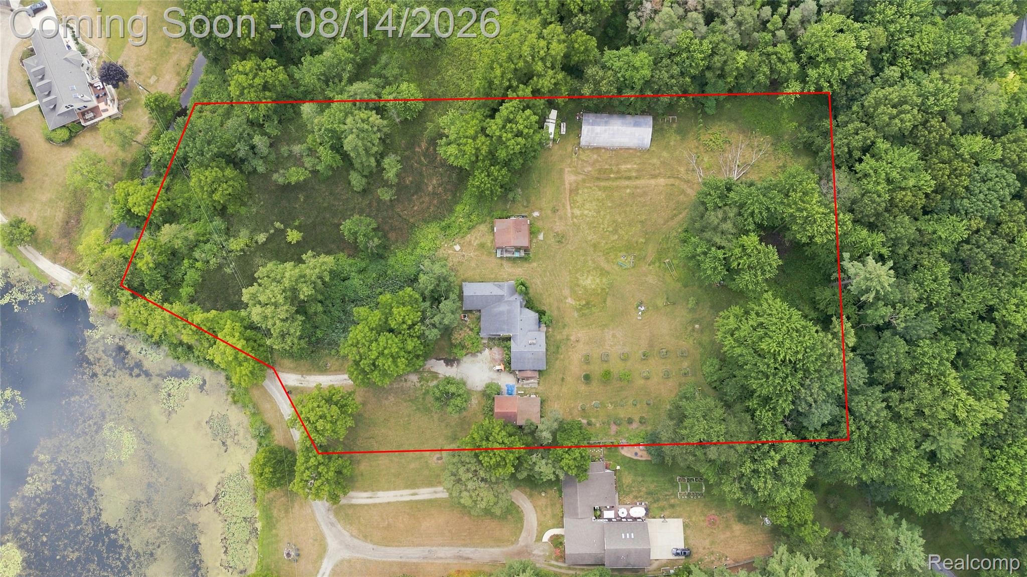 301 Willow Lane Property Photo 1