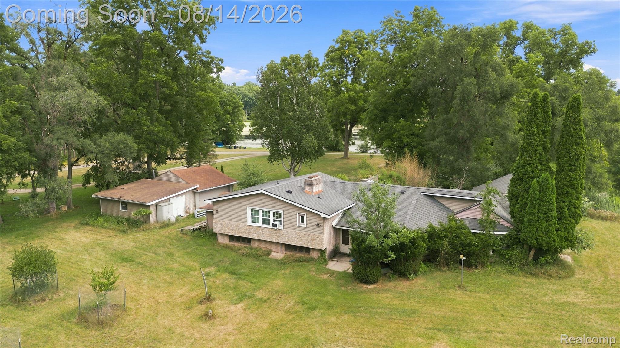 301 Willow Lane Property Photo 13