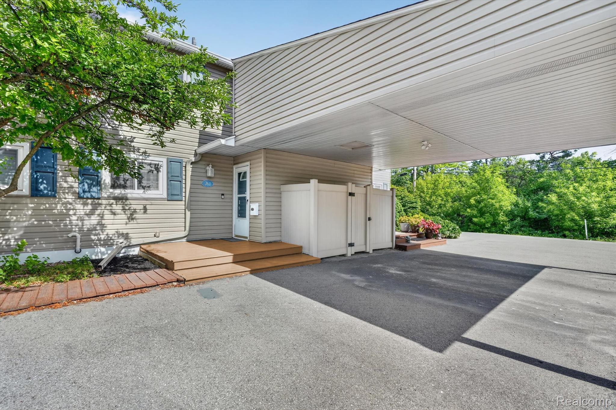 761 Kirts Boulevard Property Photo 1