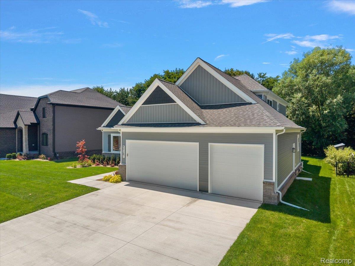 49287 London Bridge Drive Property Photo 4
