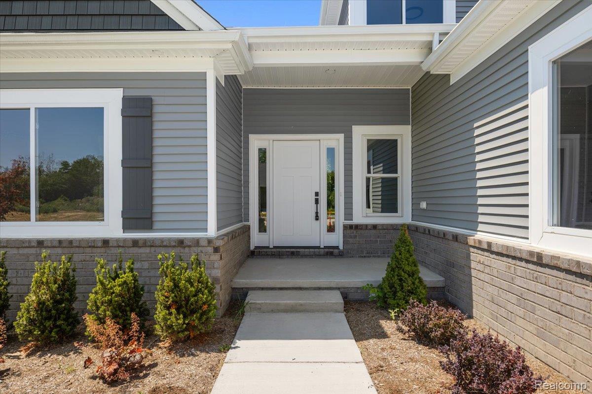 49287 London Bridge Drive Property Photo 6