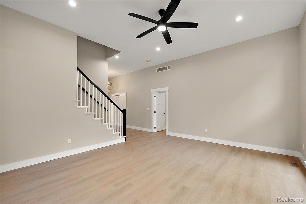 49287 London Bridge Drive Property Photo 11