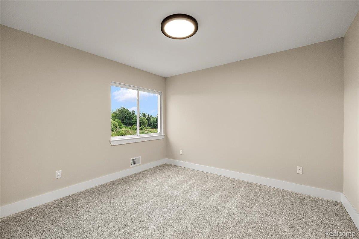 49287 London Bridge Drive Property Photo 39