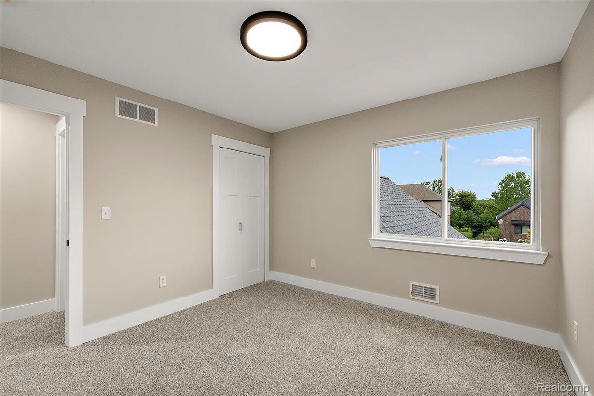 49287 London Bridge Drive Property Photo 40