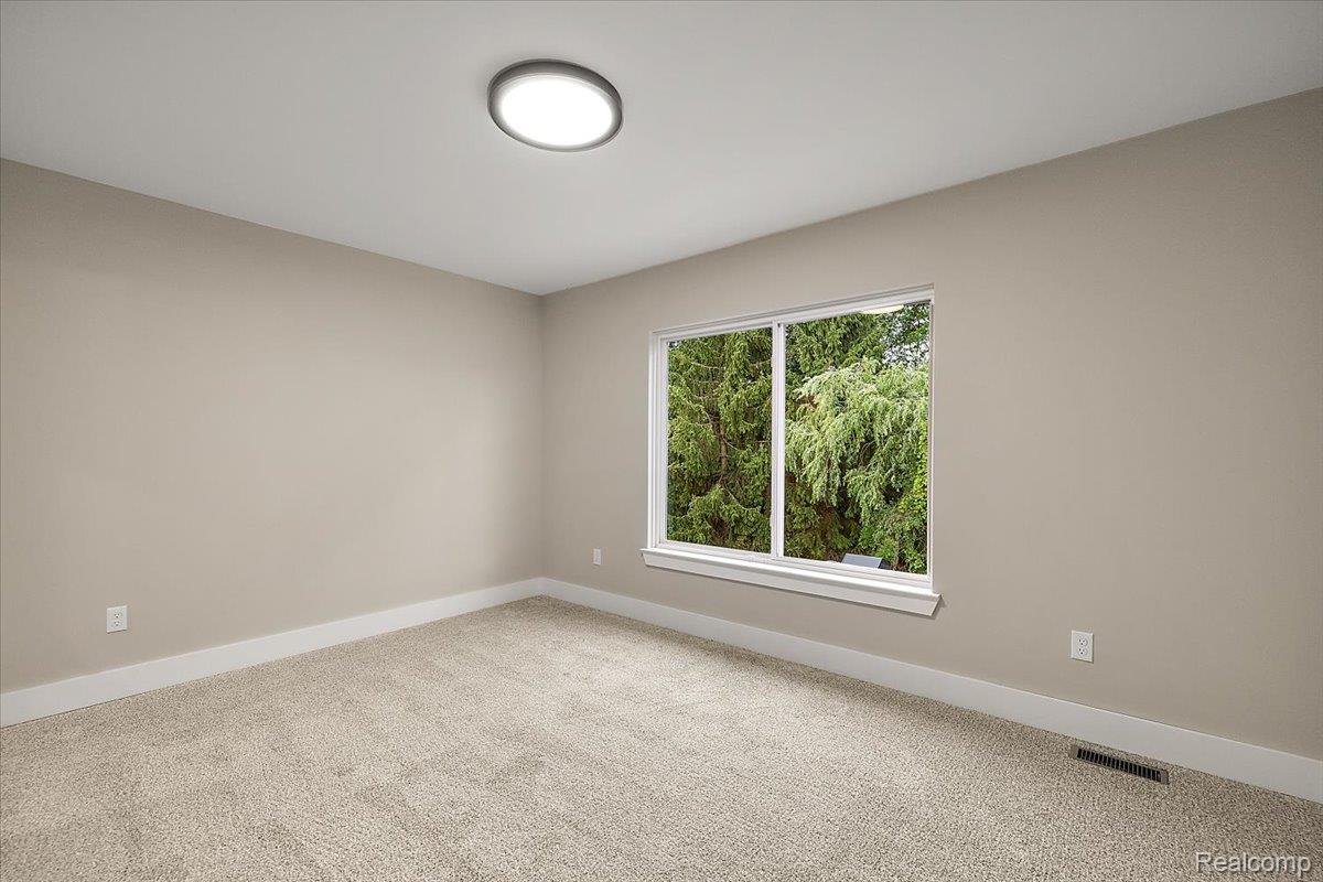 49287 London Bridge Drive Property Photo 47