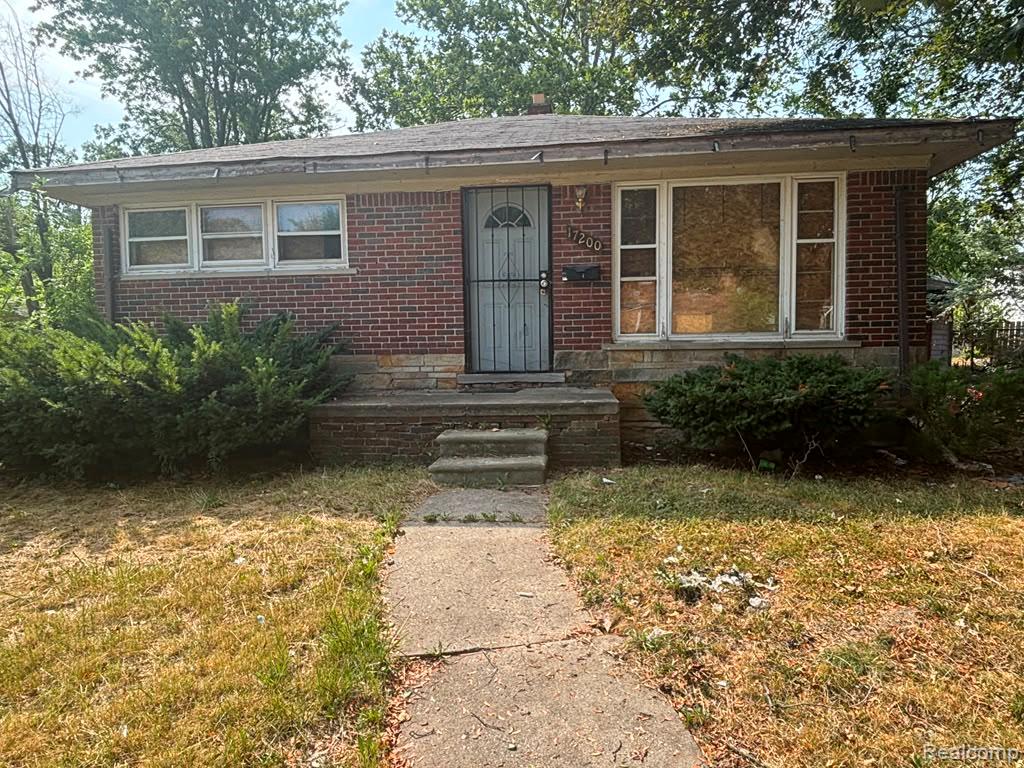 17200 Munich Street Property Photo 1