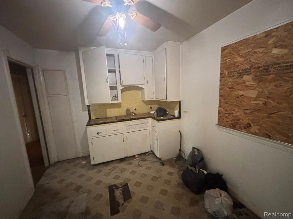 17200 Munich Street Property Photo 4