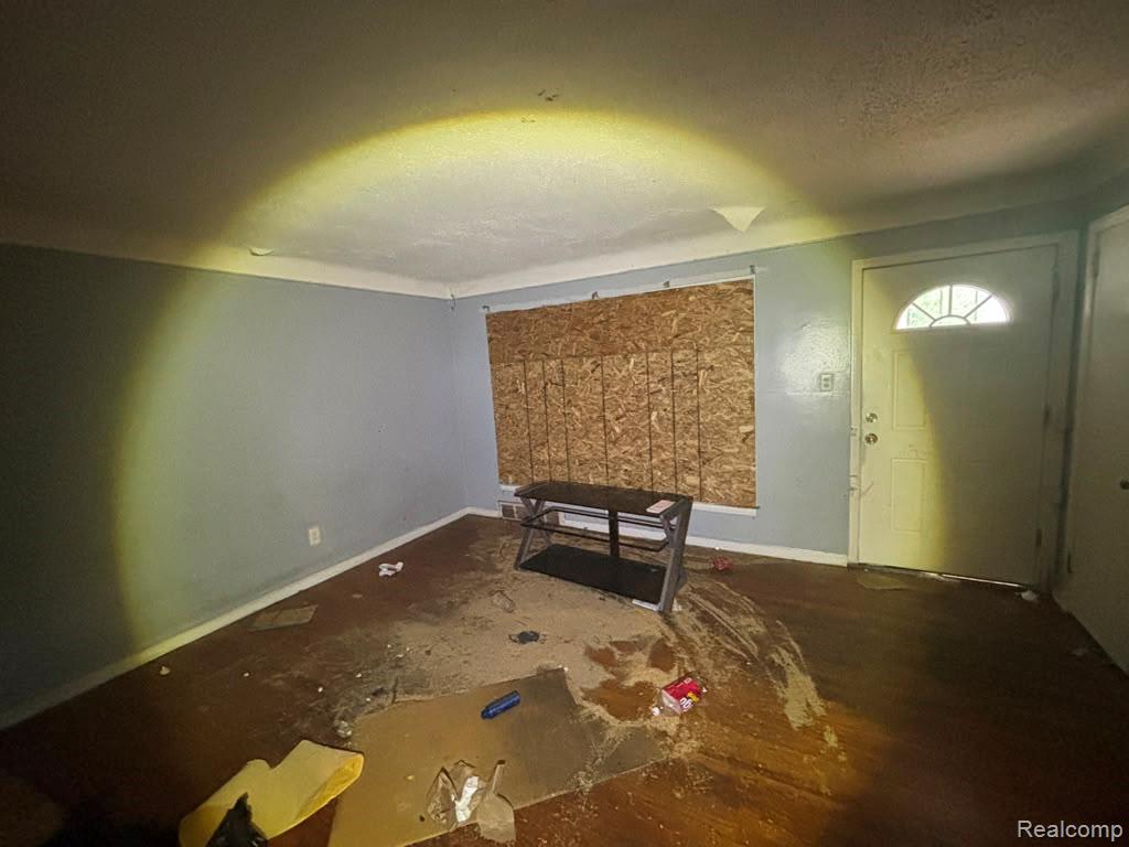 17200 Munich Street Property Photo 5