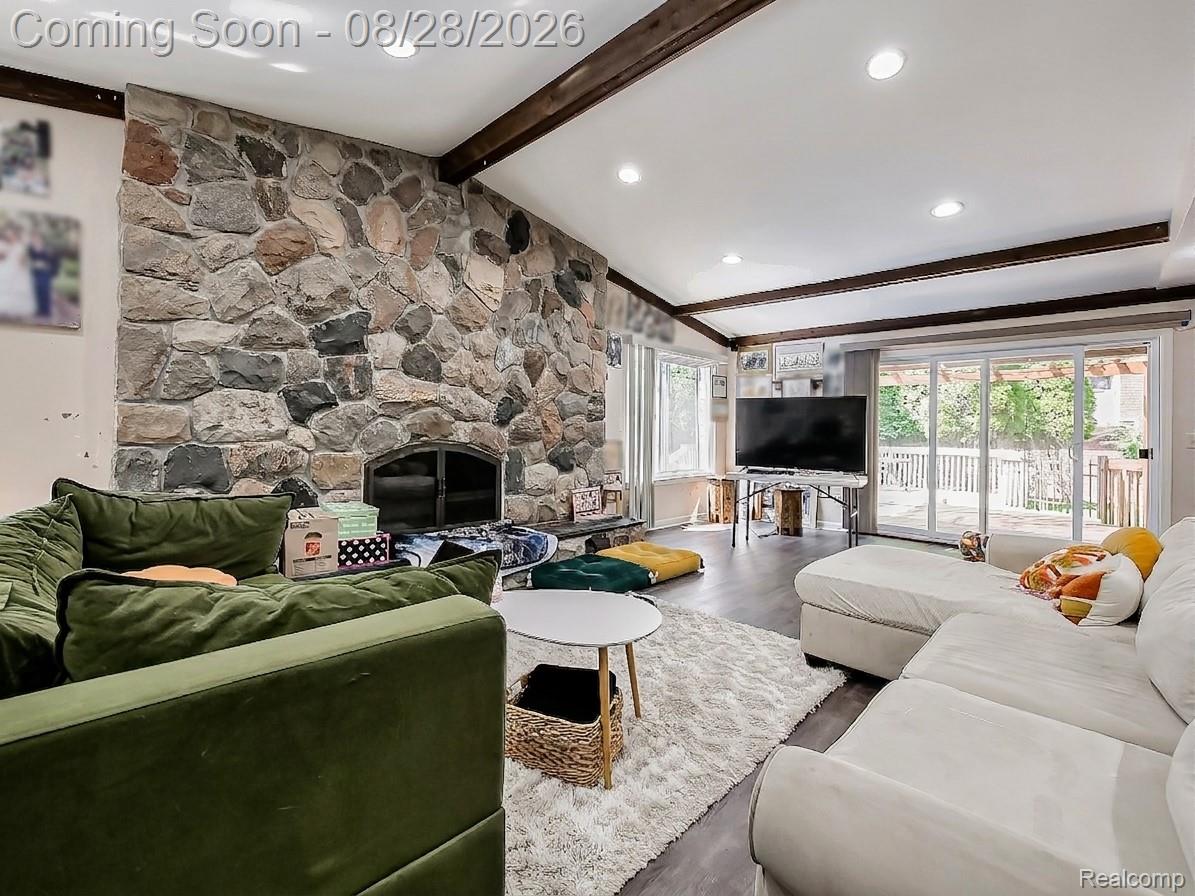 6052 Glen Eagles Drive Property Photo 2