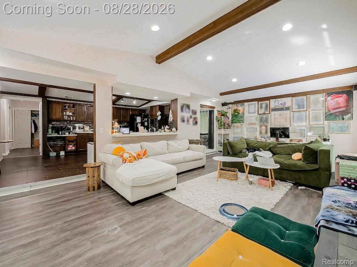 6052 Glen Eagles Drive Property Photo 3