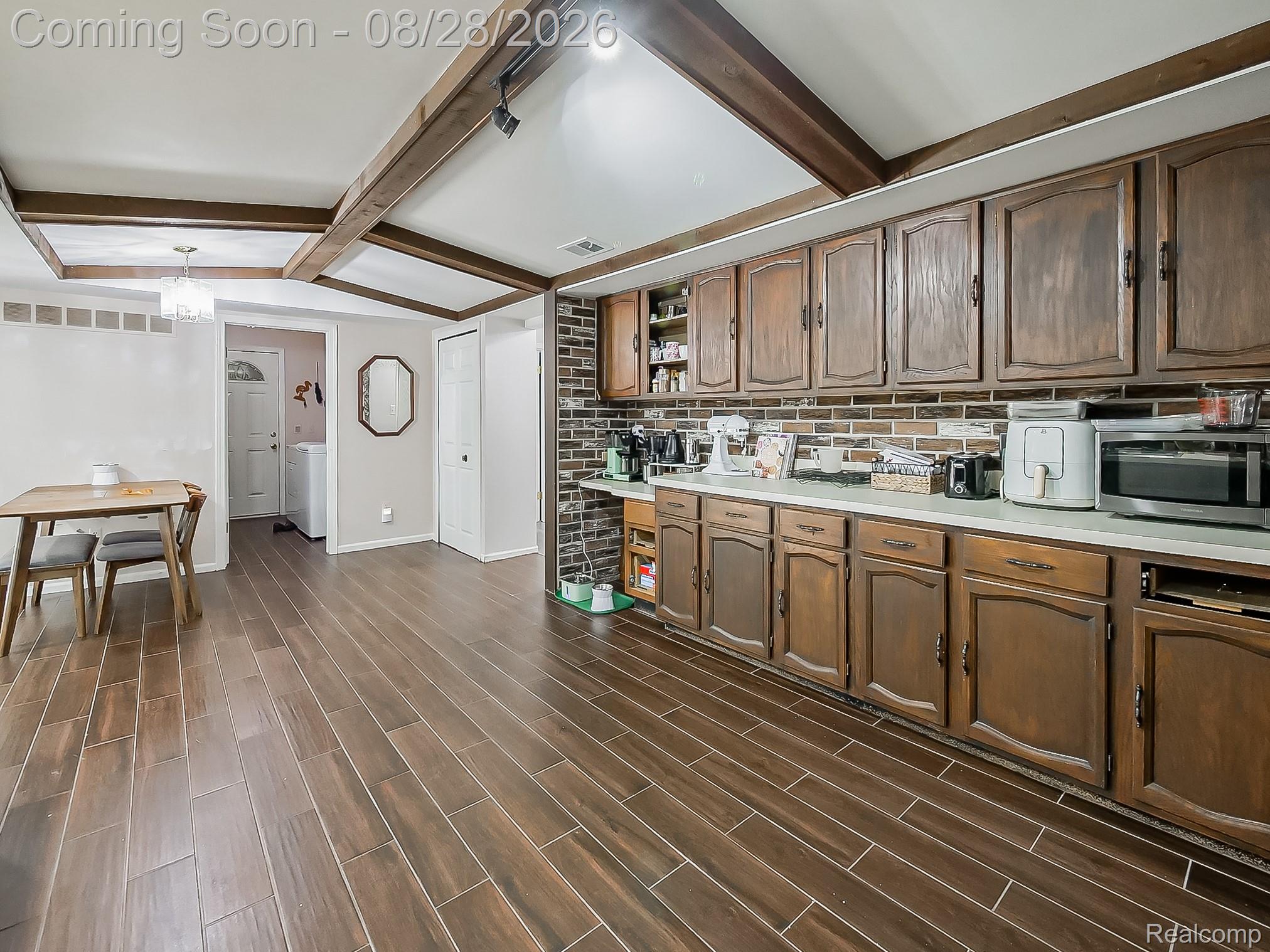 6052 Glen Eagles Drive Property Photo 6