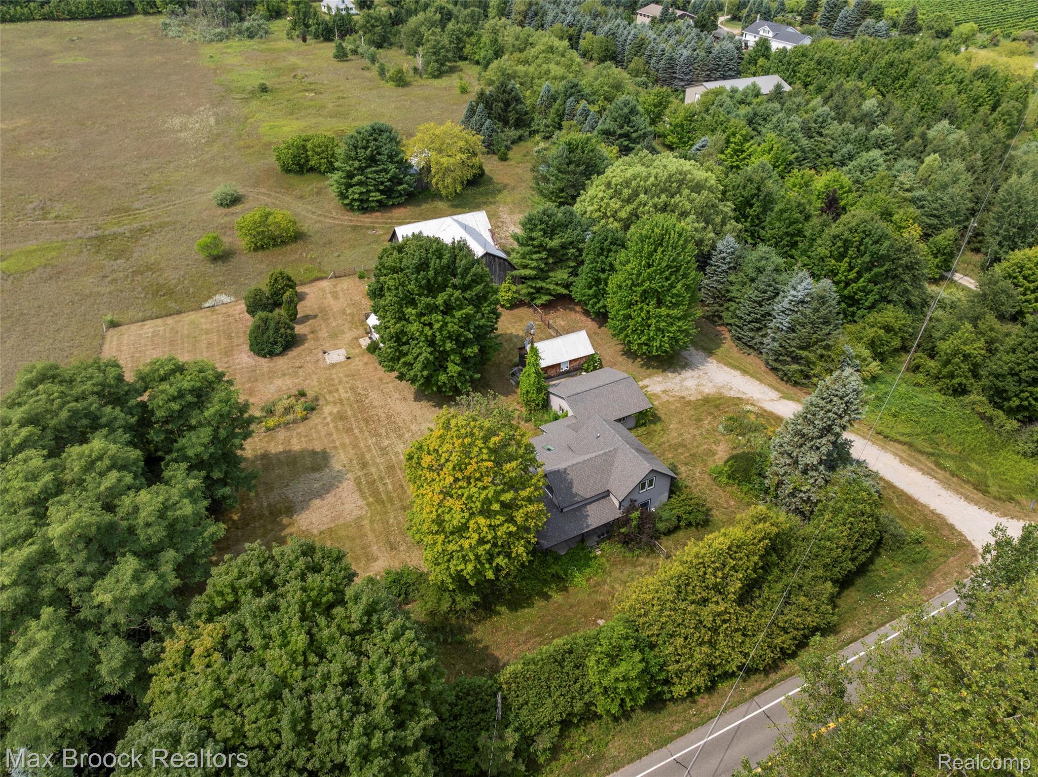 3362 S French Road Property Photo 1