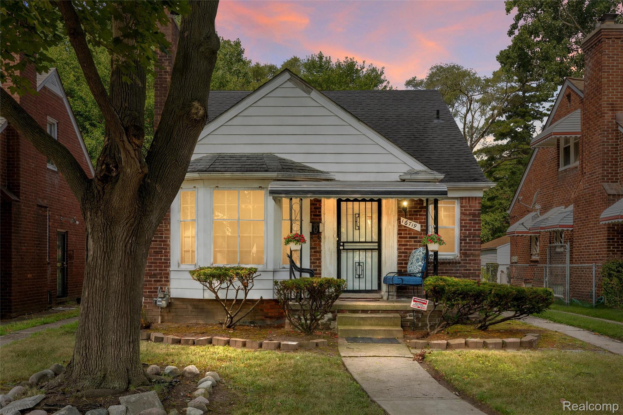 16719 Prevost Street Property Photo 1