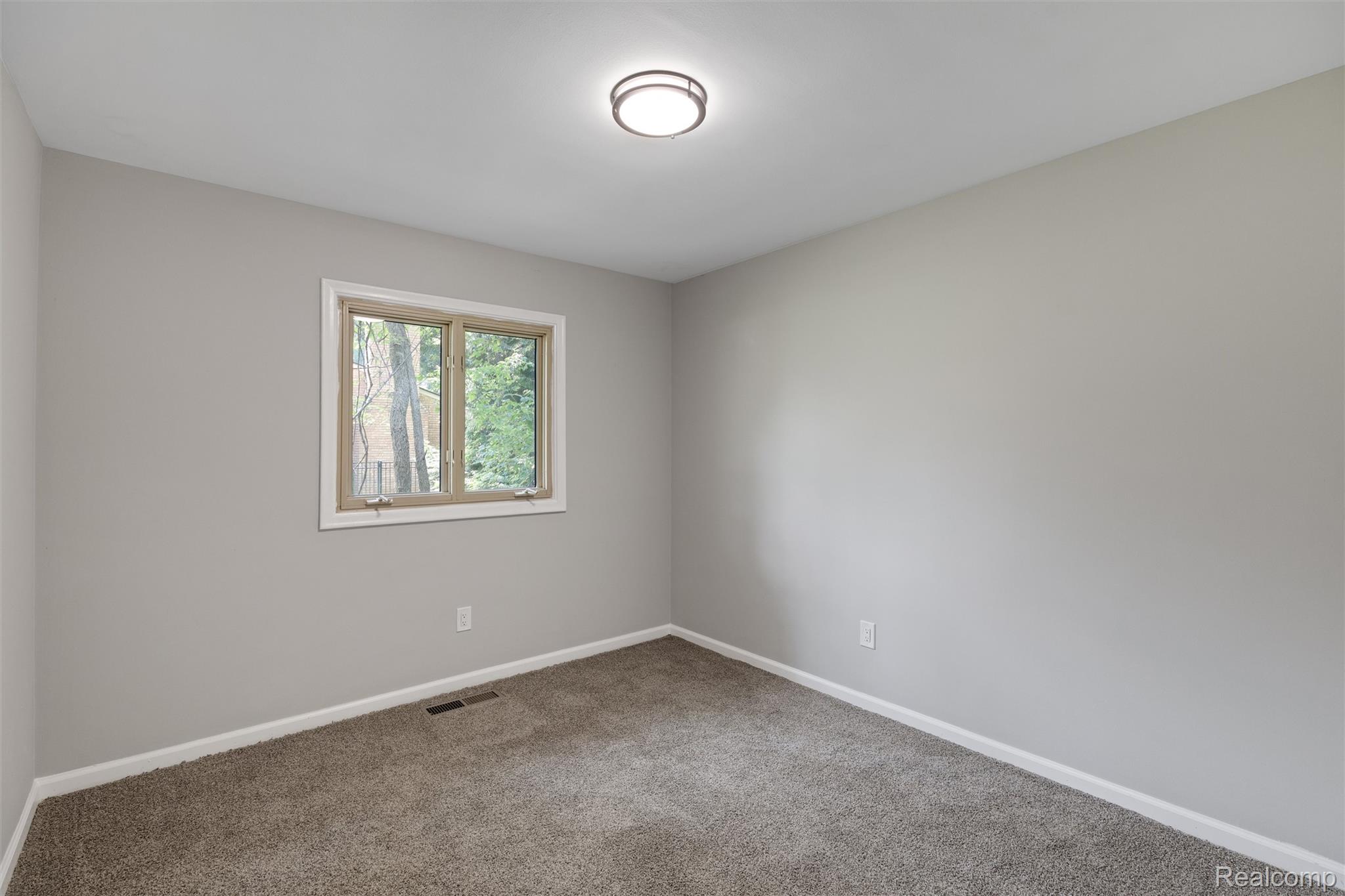 26261 La Muera Street Property Photo 6