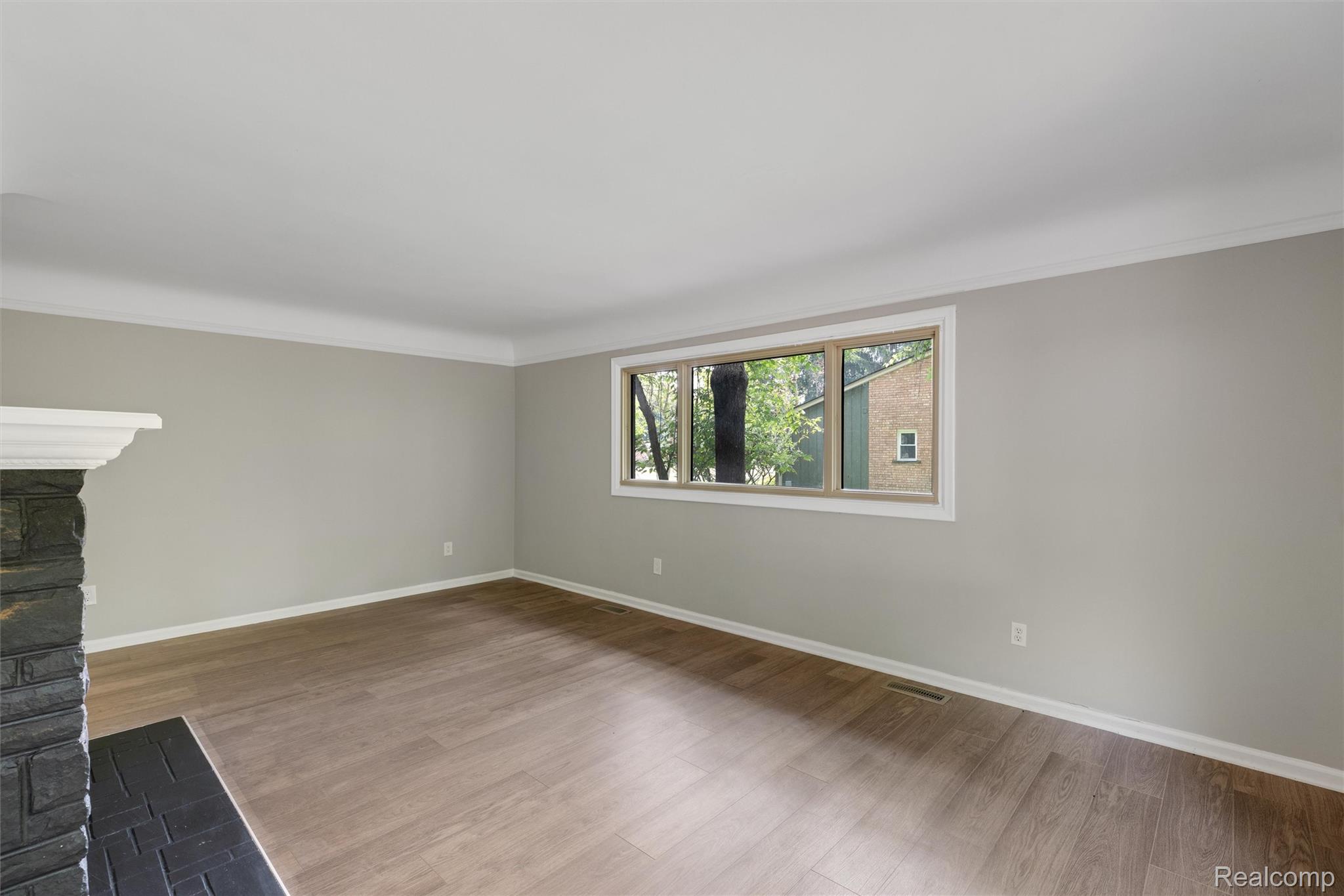26261 La Muera Street Property Photo 9