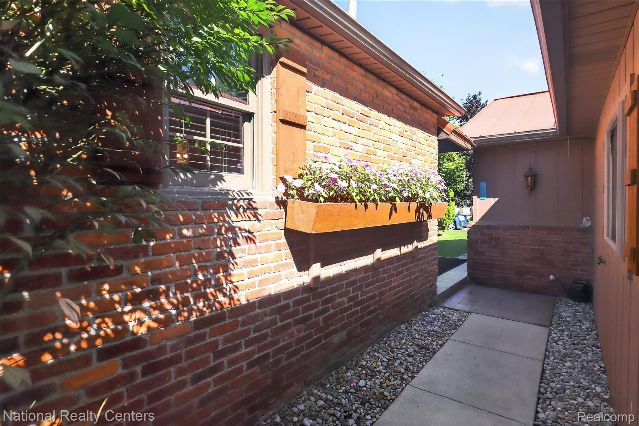 127 W Albain Road Property Photo 54