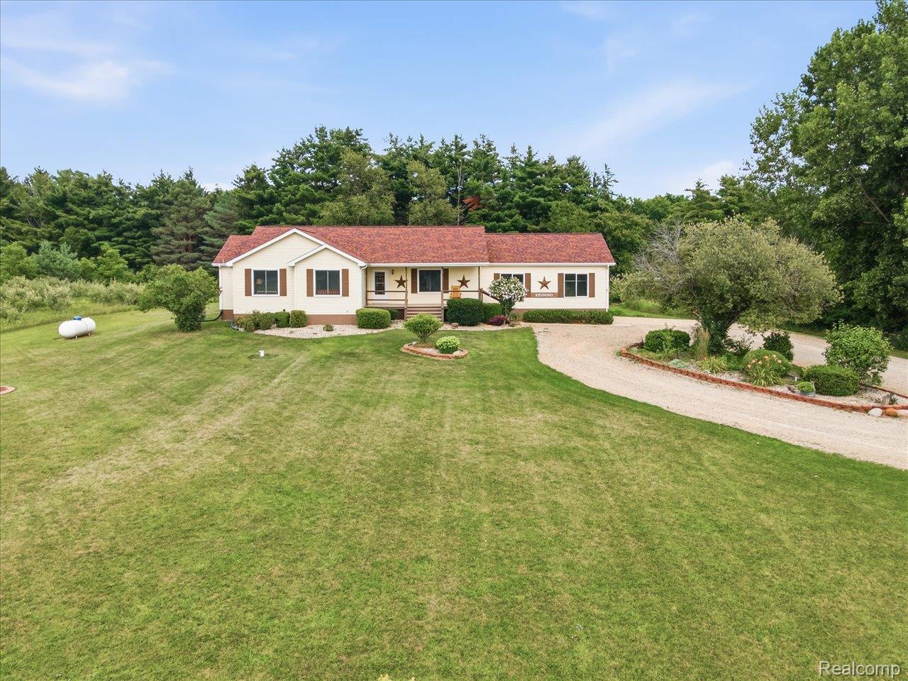 5422 Brown City Road Property Photo 1