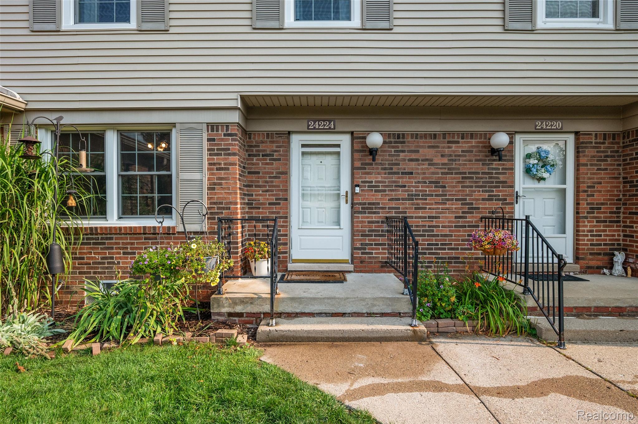 24224 Bashian Drive Property Photo 2