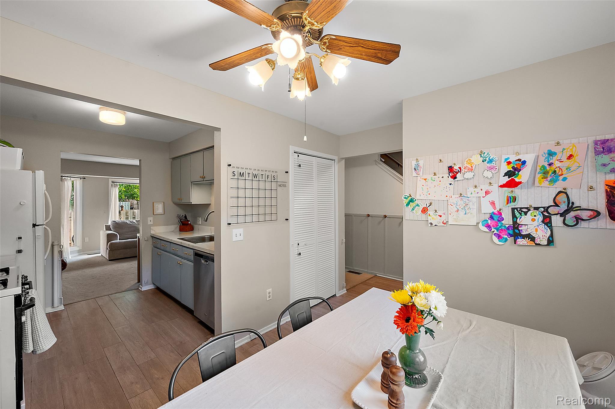 24224 Bashian Drive Property Photo 4