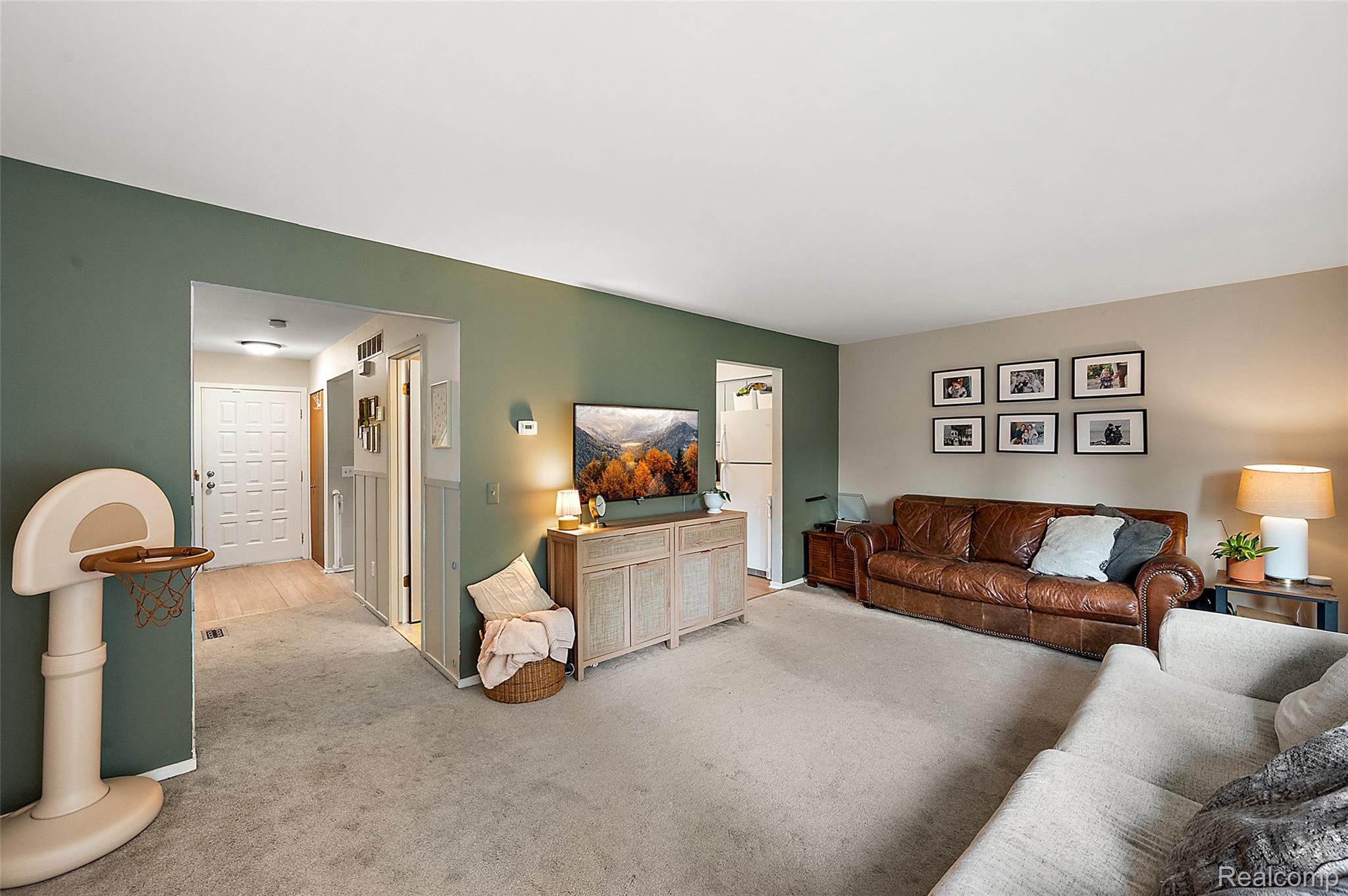 24224 Bashian Drive Property Photo 11