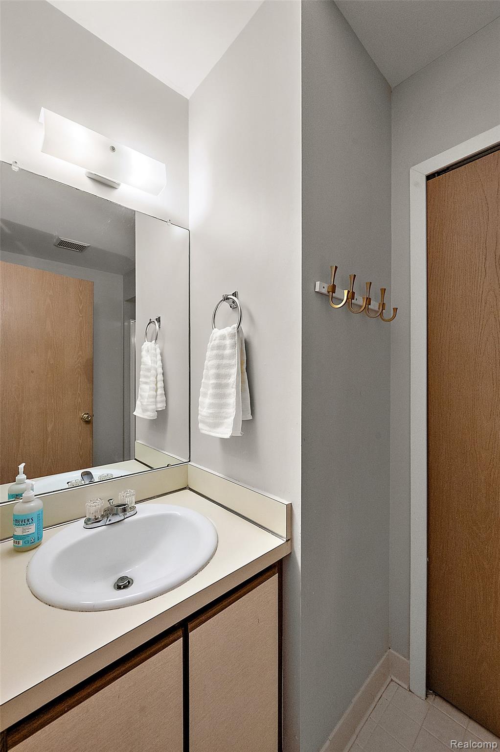 24224 Bashian Drive Property Photo 17