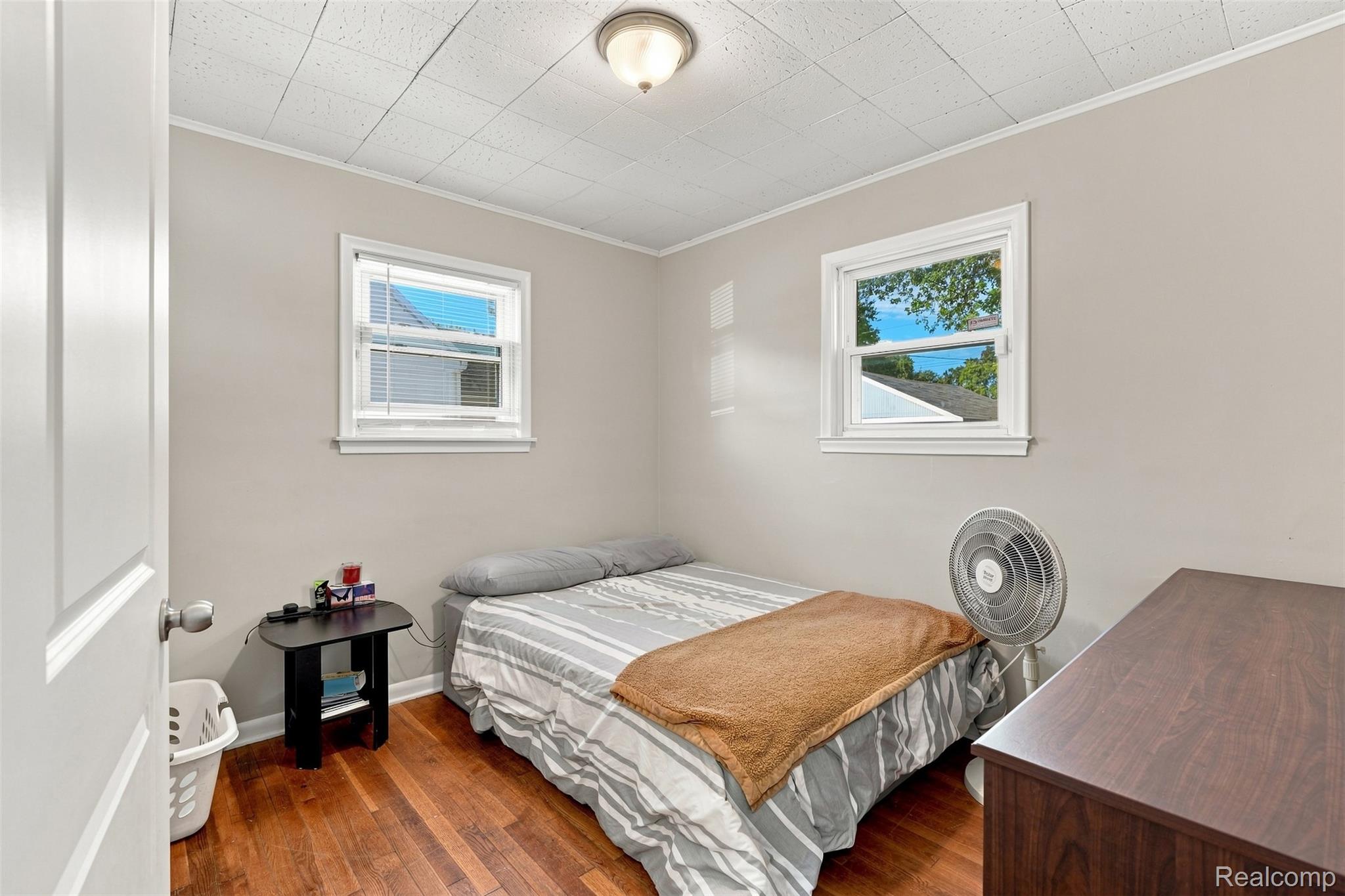 24495 Stewart Avenue Property Photo 5