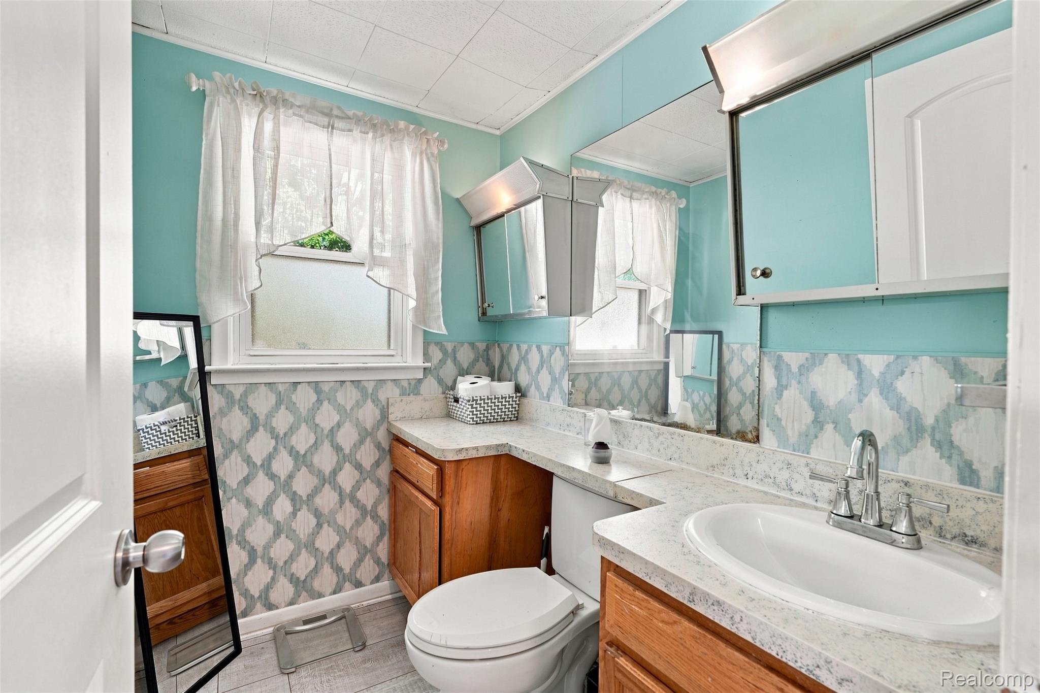 24495 Stewart Avenue Property Photo 13