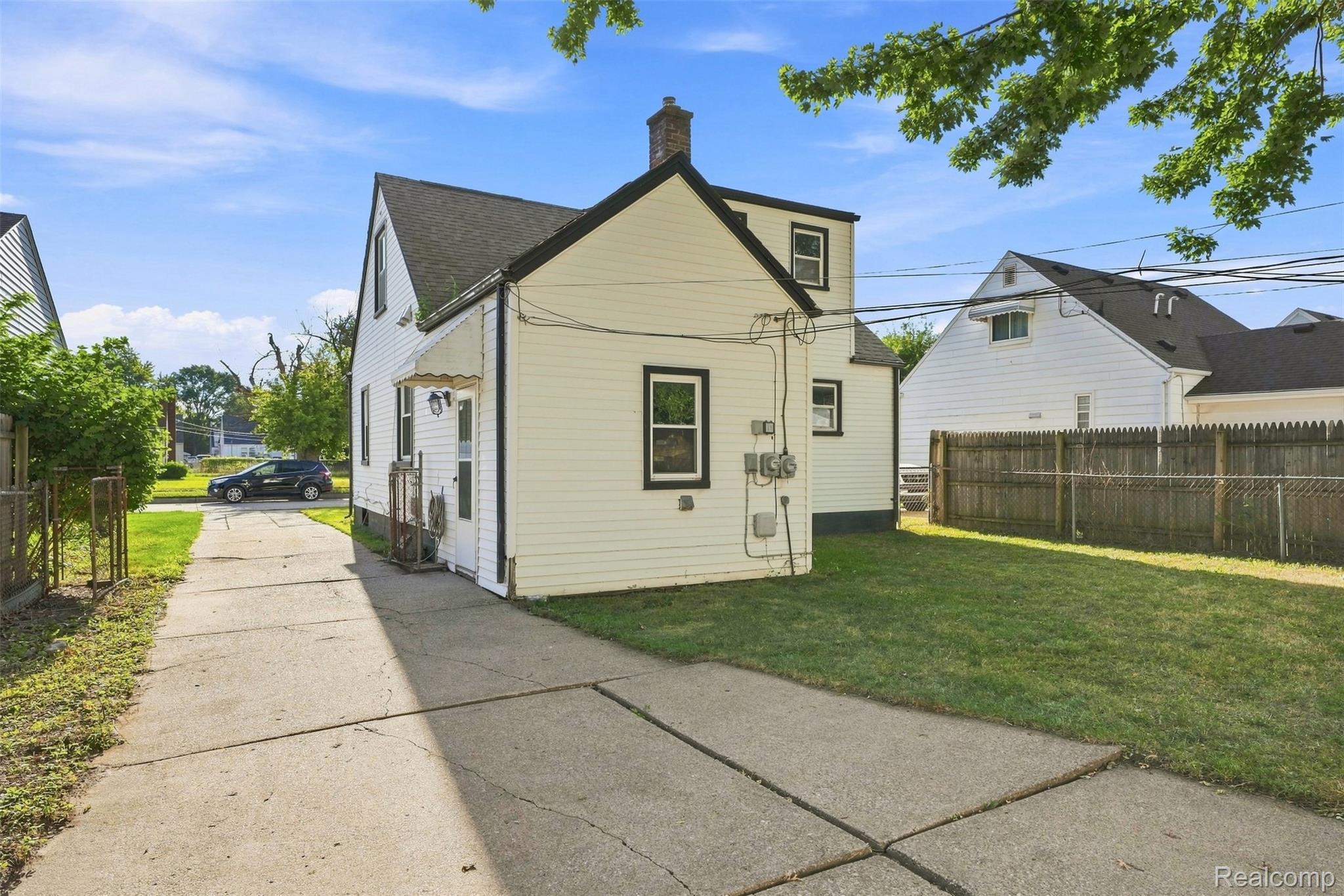 24495 Stewart Avenue Property Photo 18