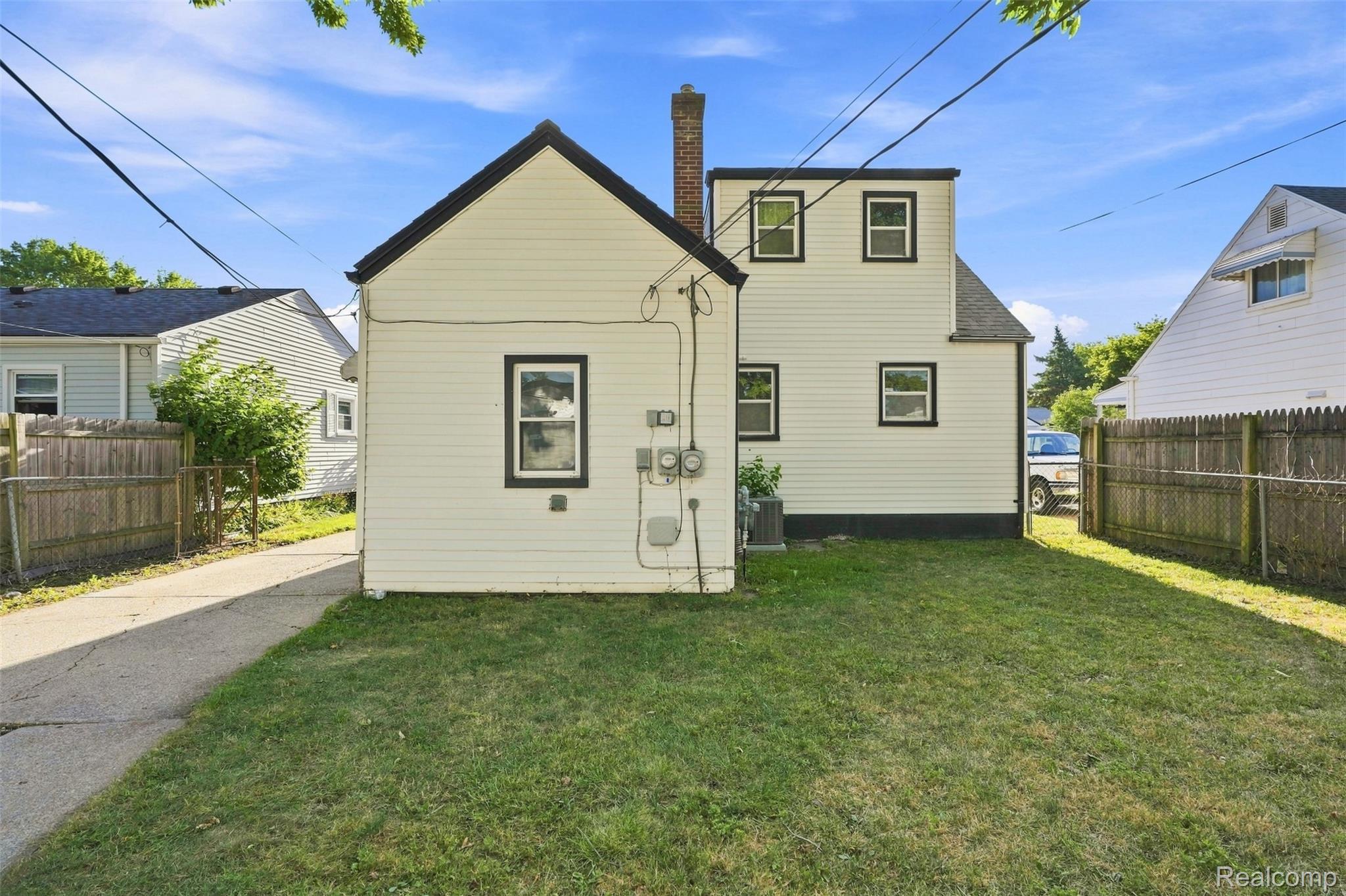 24495 Stewart Avenue Property Photo 19